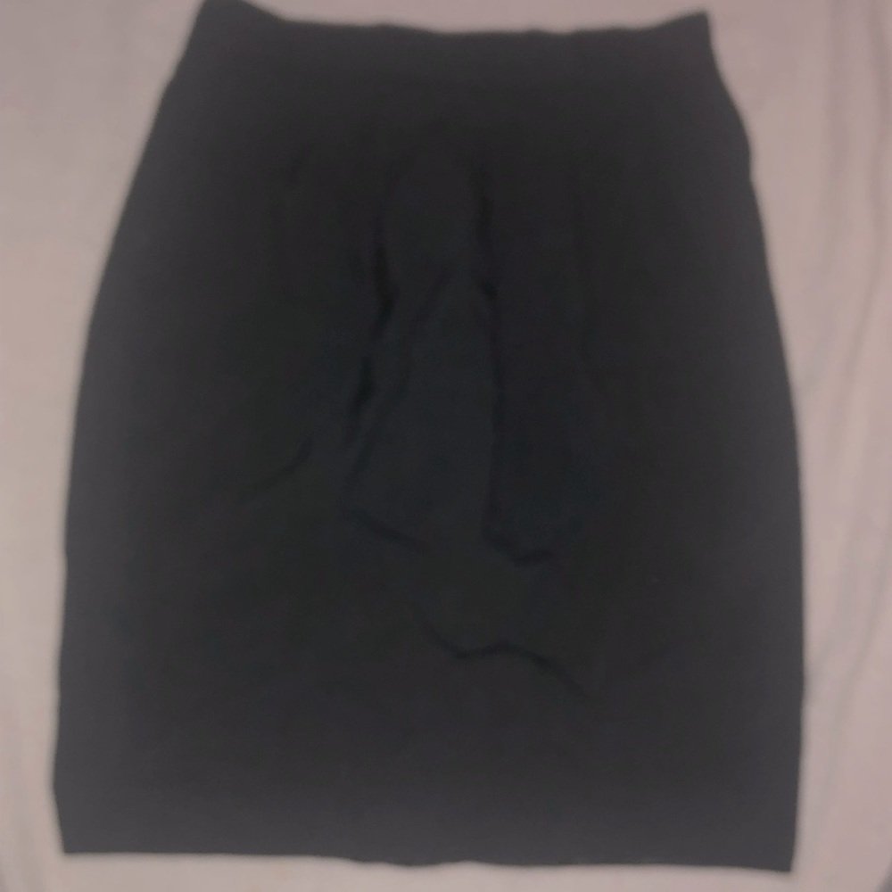Cute little dark grey pencil skirt!